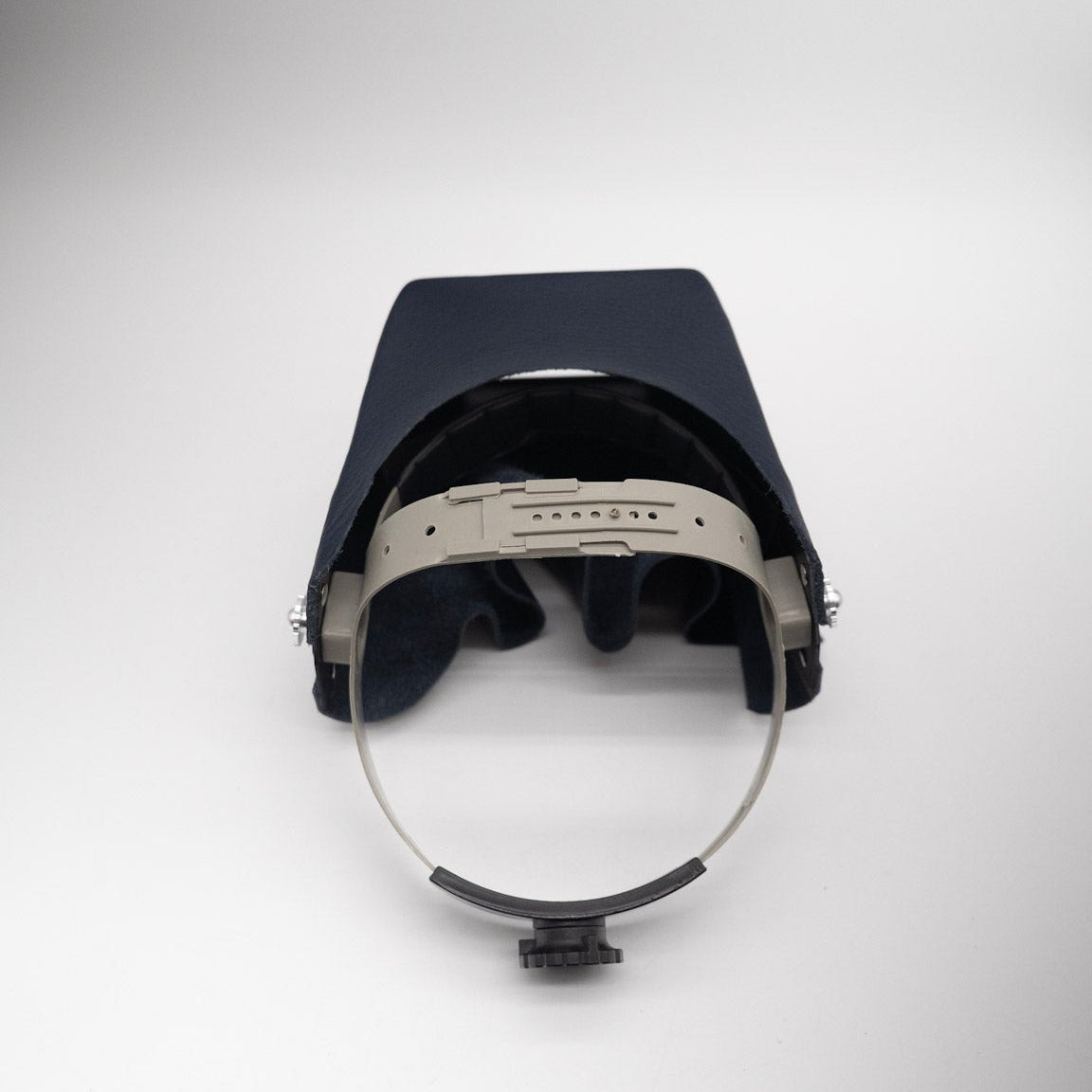 Phanthom Pro - White On Navy Leather