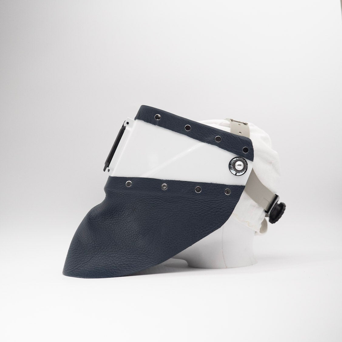 Phanthom Pro - White On Navy Leather