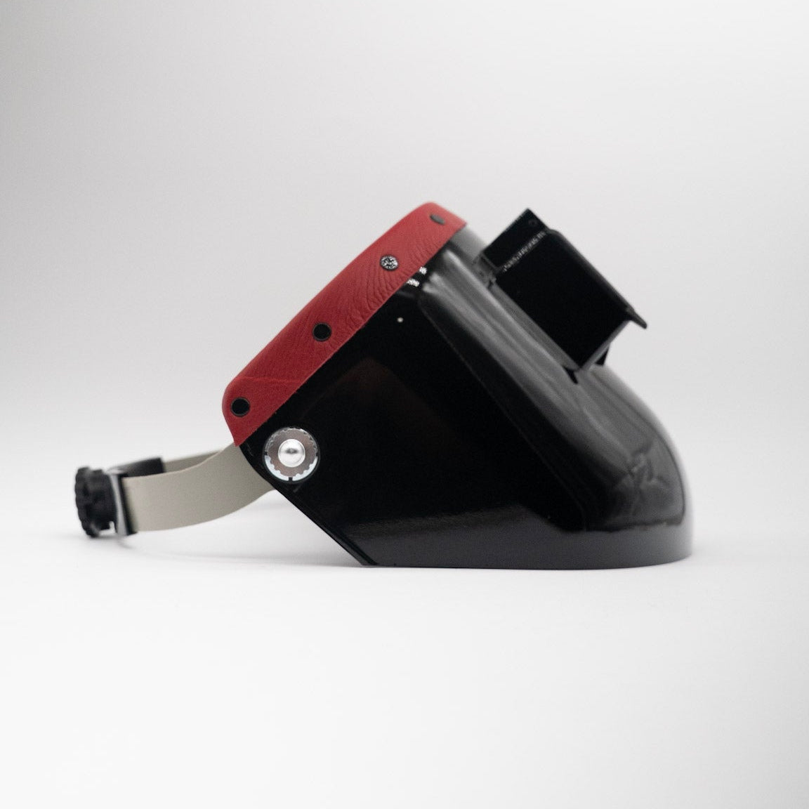 Tiger Scoop - Black On Red Leather
