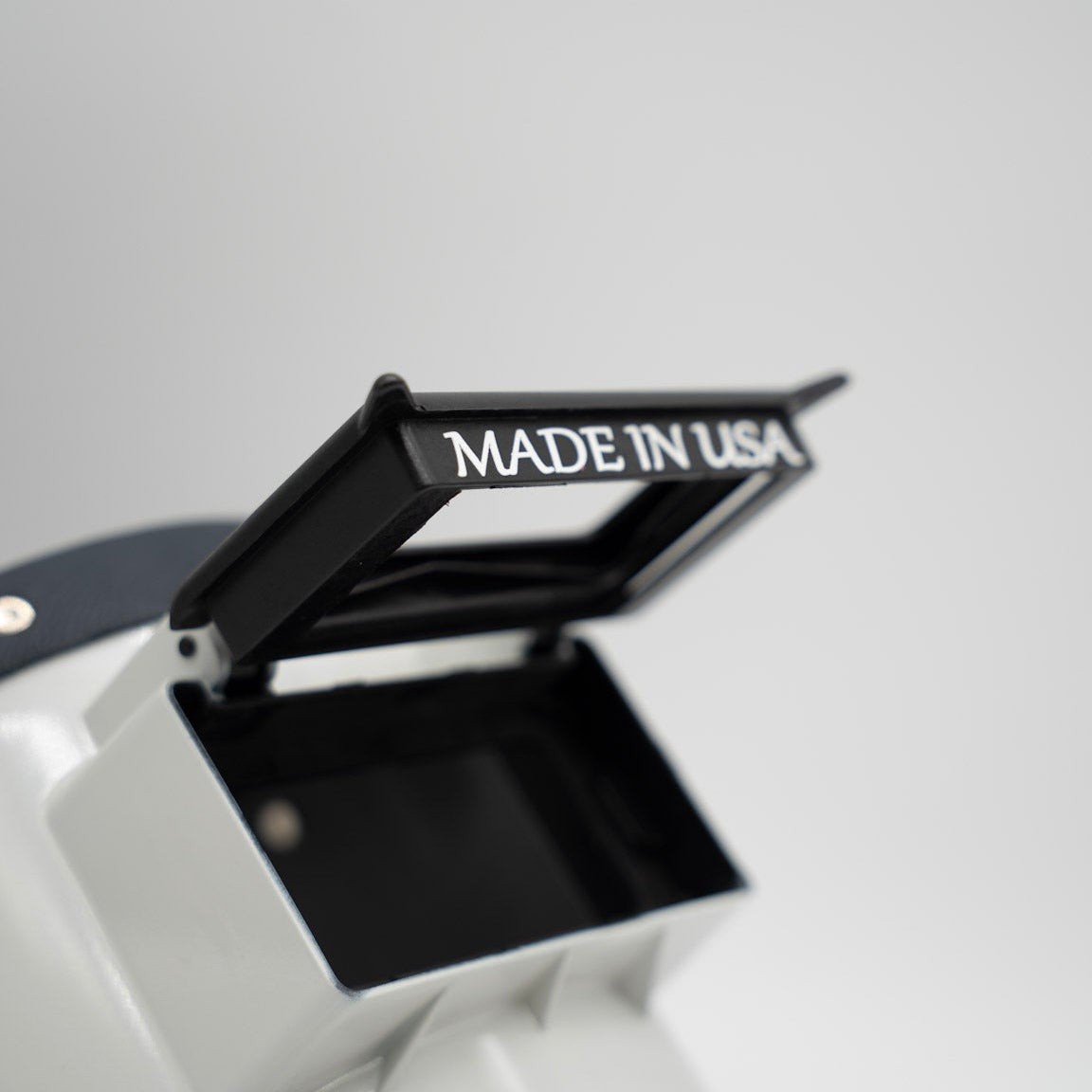 Tiger Scoop - White On Navy Leather