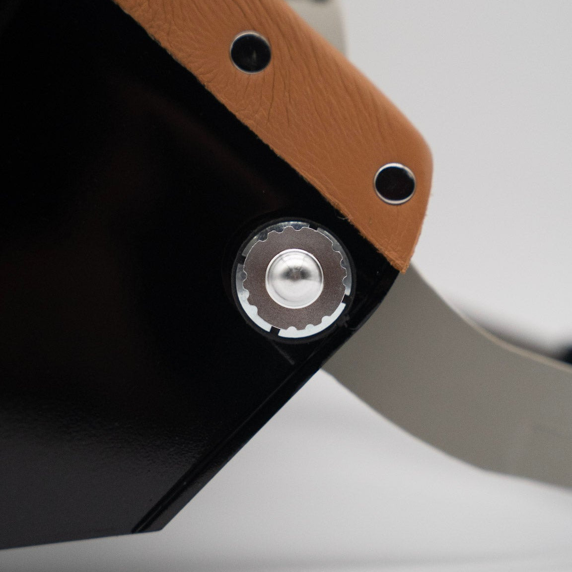 Tiger Scoop - Black On Tan Leather